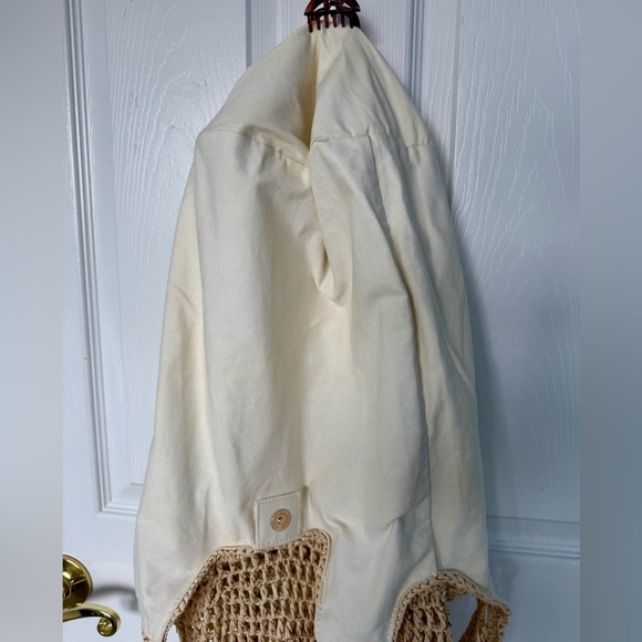 Haute Hippie Style Woven Straw Tote Bag Beige Color
Size Medium - Picture 5 of 10